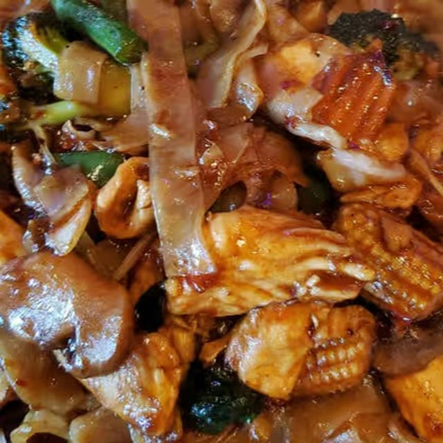 Pad Kee Mao Noodle (Lunch Size).