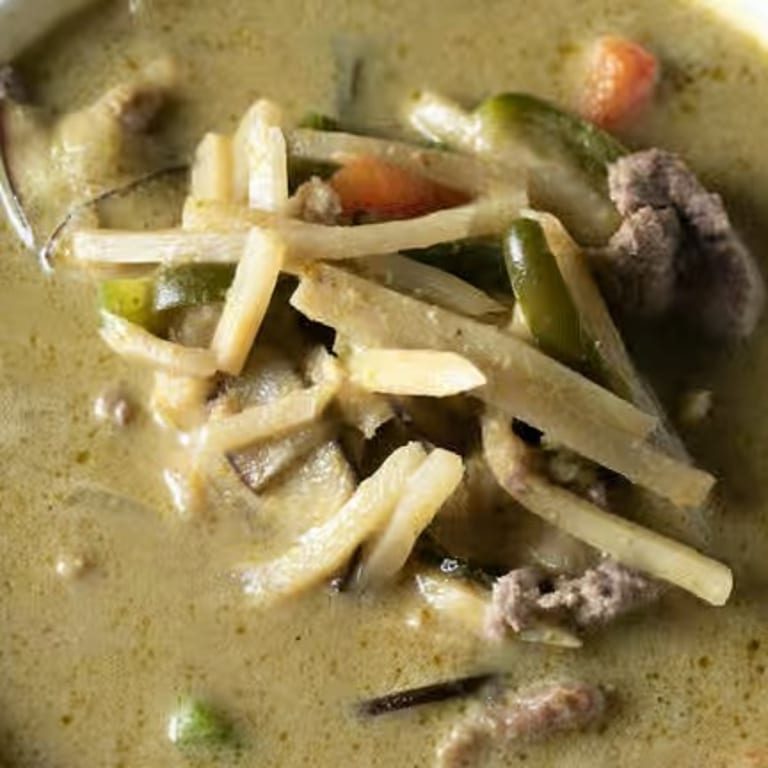 Delicious Green Curry Experience